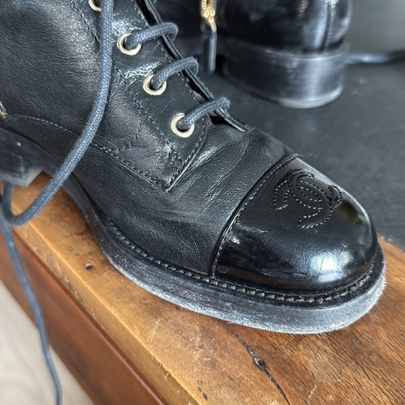 Chanel Black Interior with Gold Embossing - Picture 8 of 15